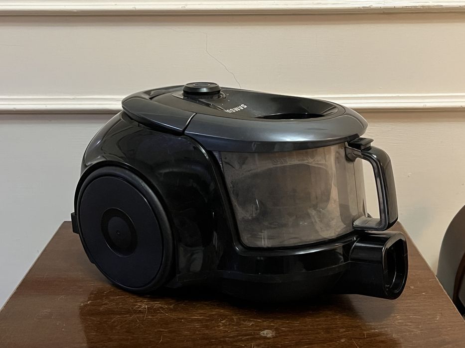 Пылесос Samsung SC18M21D0CG