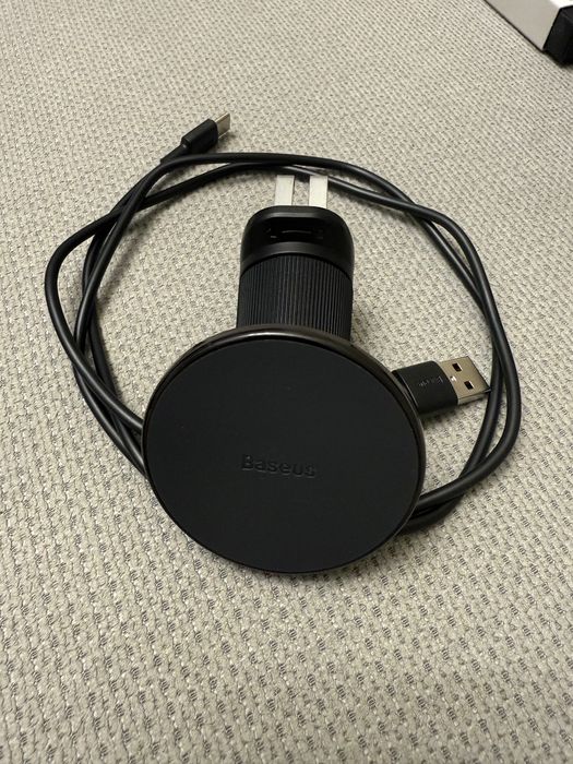 Держатель с зарядкой Magsafe бренда Baseus