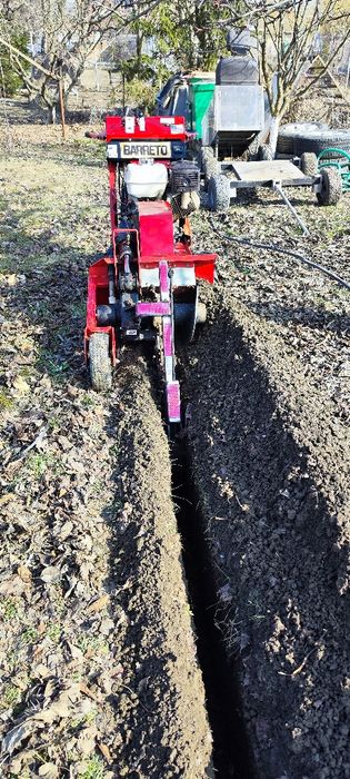 Săpăm șanțuri mecanizat cu trencher