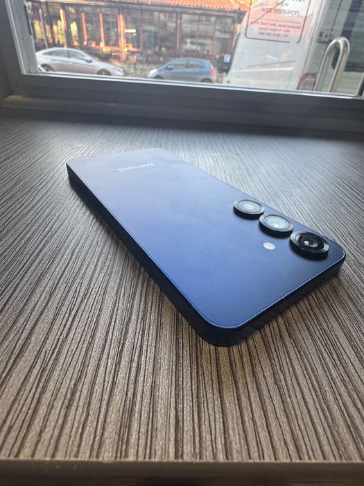 Като нов! Samsung galaxy s25