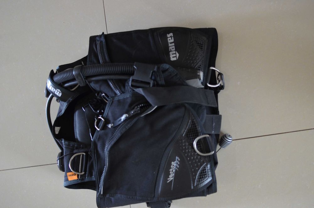 vesta scufundari Mares Vector 1000