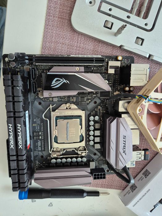 Componente Procesor i5 7400, HyperX Predator DDR4, Noctua, sursă 500