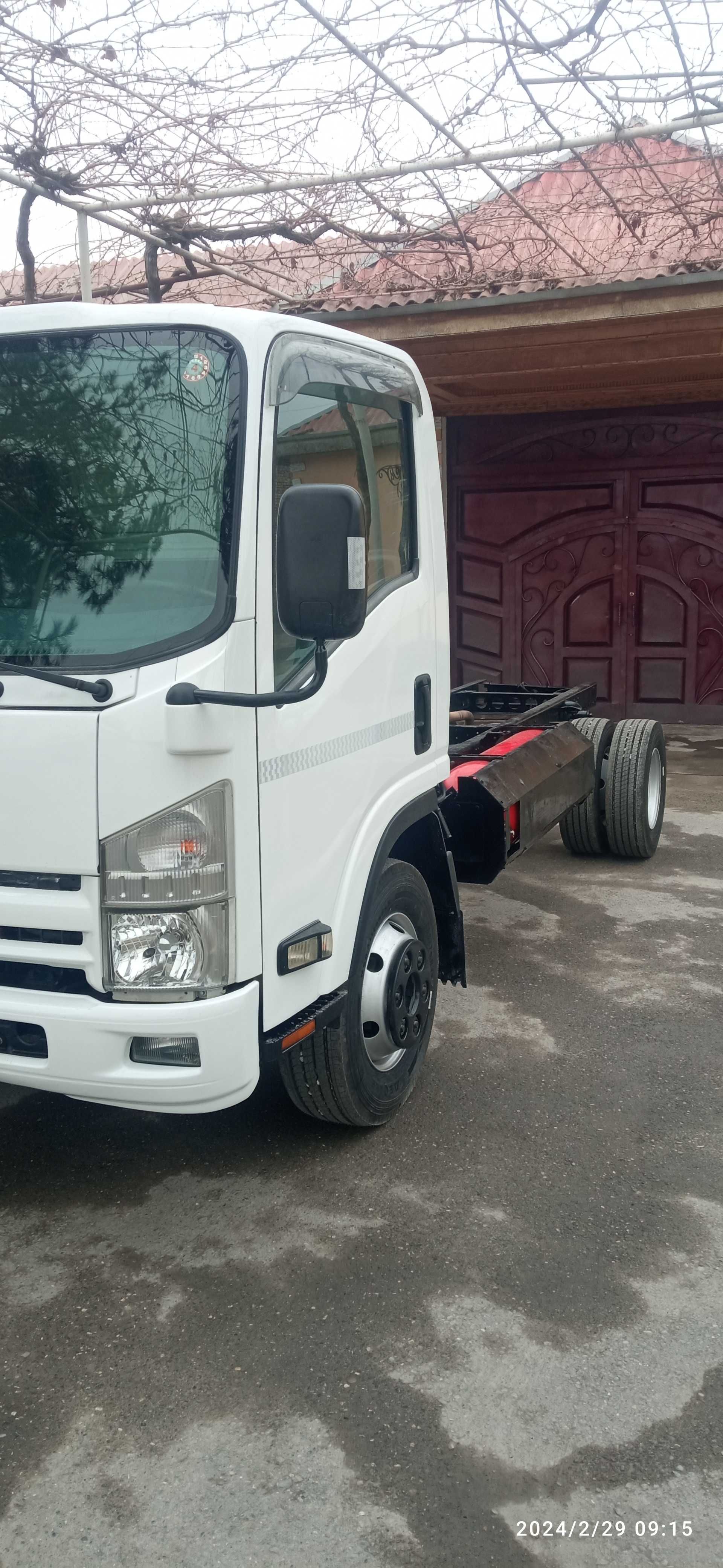 Isuzu NPR 82L sotiladi