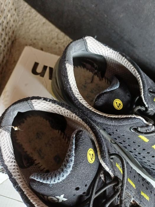 Vând pantofii de  protecție Uvex Esd 37 mârime