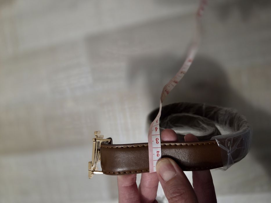 Curea Ralph Lauren, noua, nepurtata!
Lungime: 110cm
Latime: 2,5cm
Piel