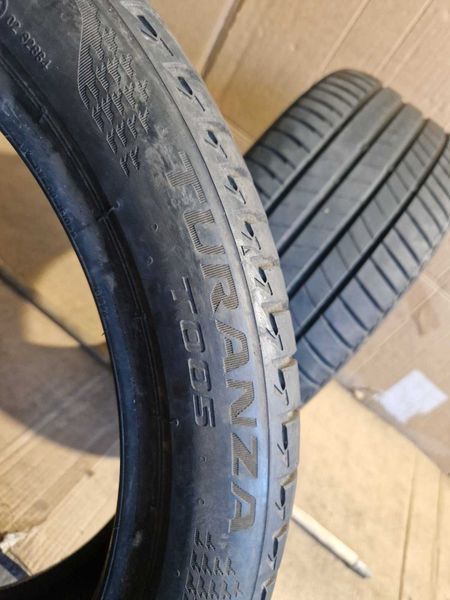 2 Bridgestone R19 245/40
летни гуми DOT3420