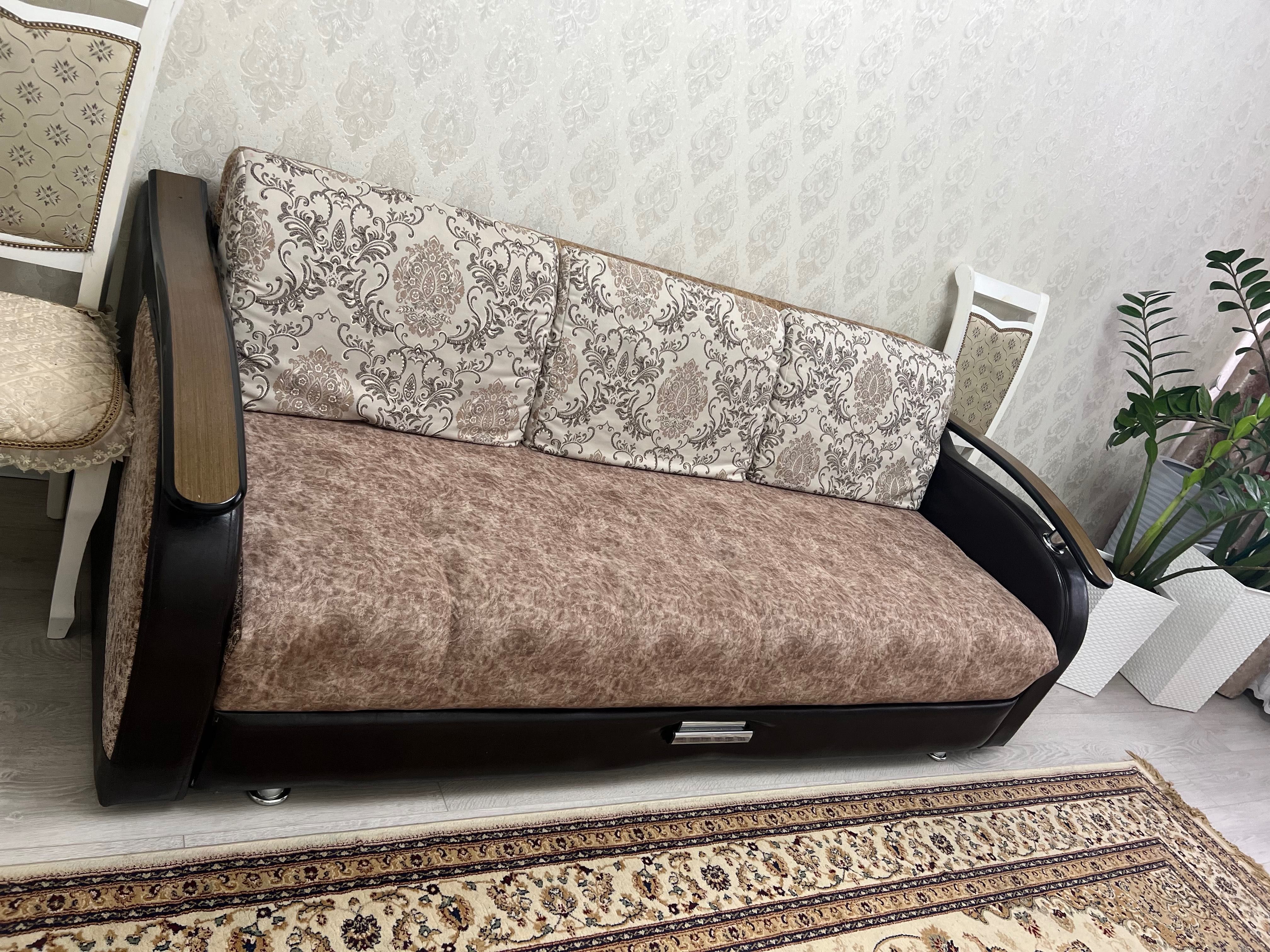 Продам диван в хорошем состоянии!