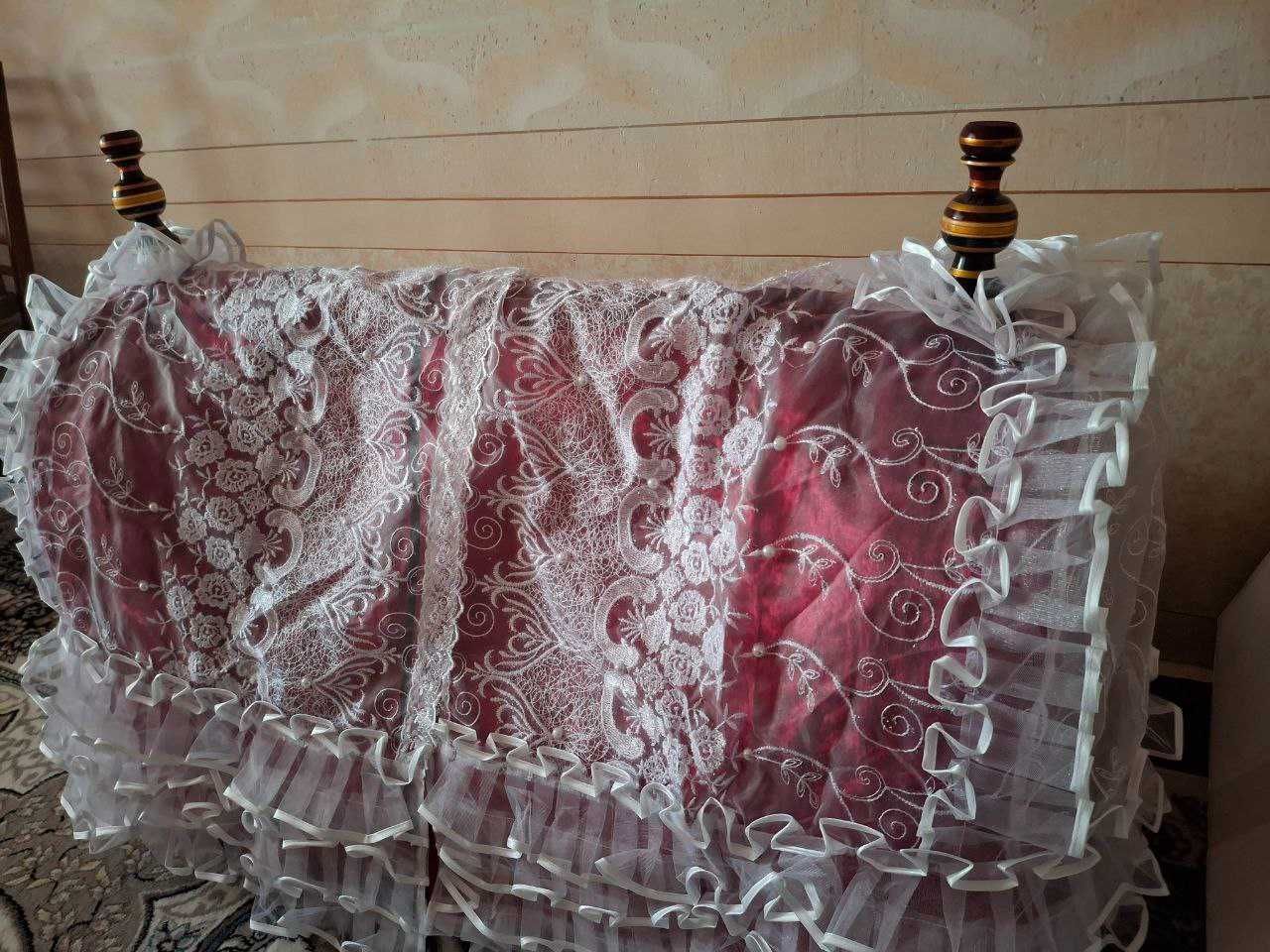 Продаётся коляска, стульчик для кормления и бешик.