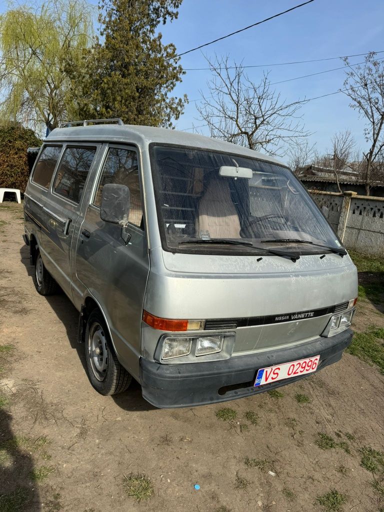 Nissan Vanette Autoutilitara