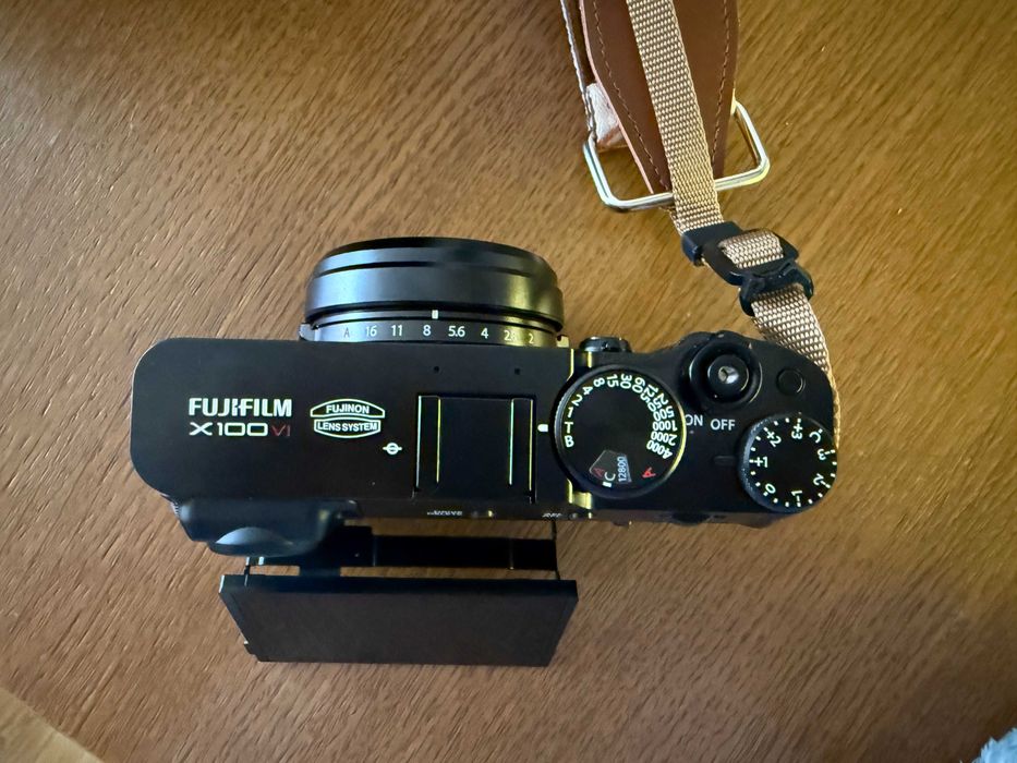 Фотоапарат Fujifilm X100VI Черен - отлично състояние, като нов