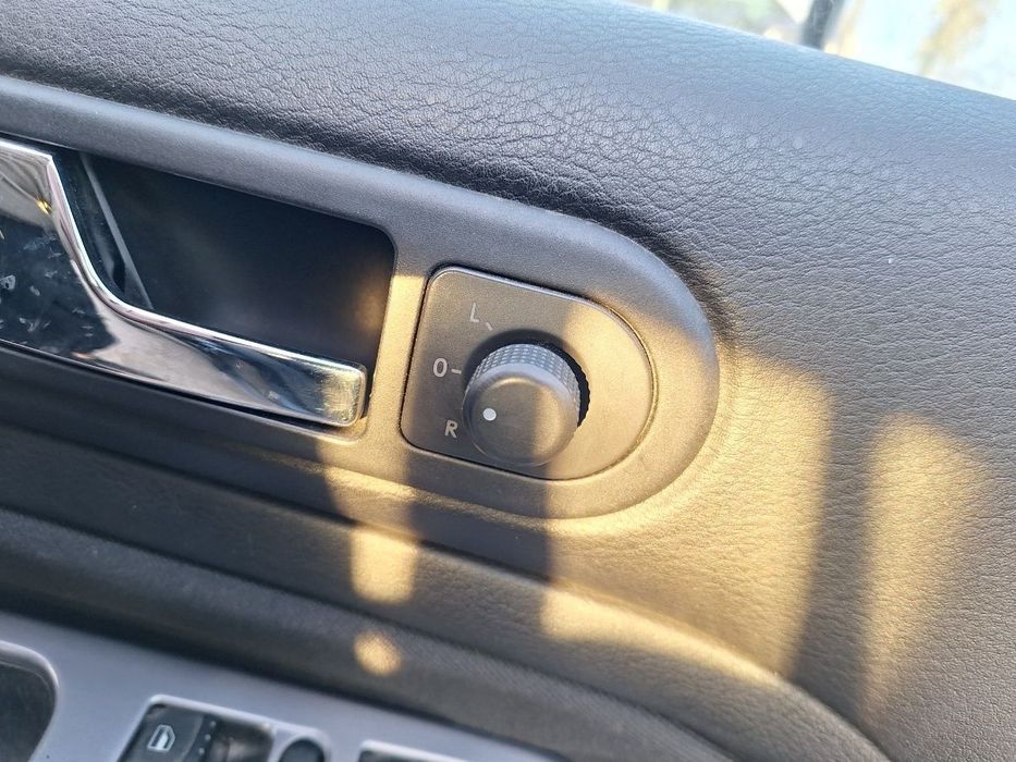 Oglinda laterala electrica portiera fata dreapta VOLKSWAGEN GOLF IV Variant 1J5 1999 - 2006 , negru LC9Z