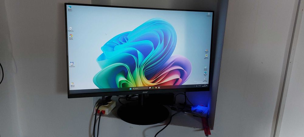 Monitor Acer,mare și nou la cutie