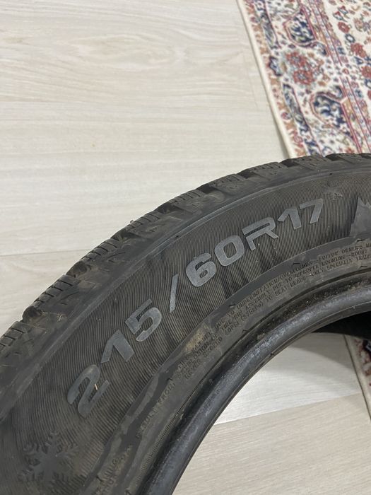 Продам зимние шипованные шины