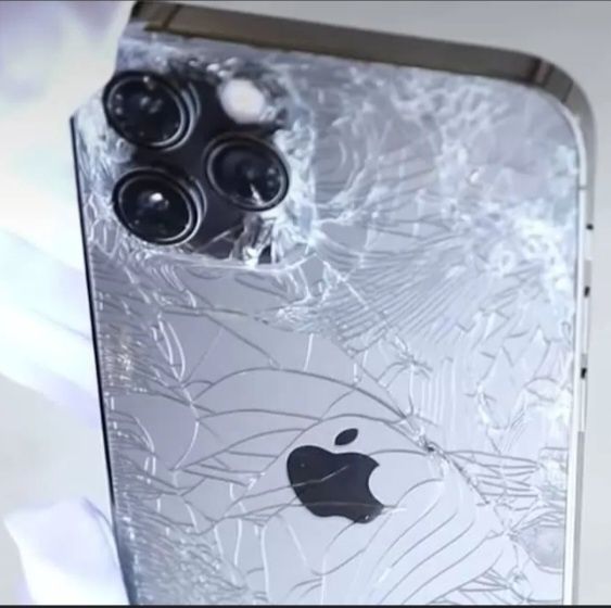 Смяна на счупено стъкло Iphone топ  цени