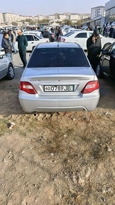 Nexia 2 sotiladi 2014 yil 1.6 konder 531000 km