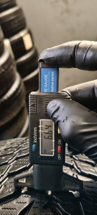 225/50/18 зимни марка NOKIAN  tyres топ състояние