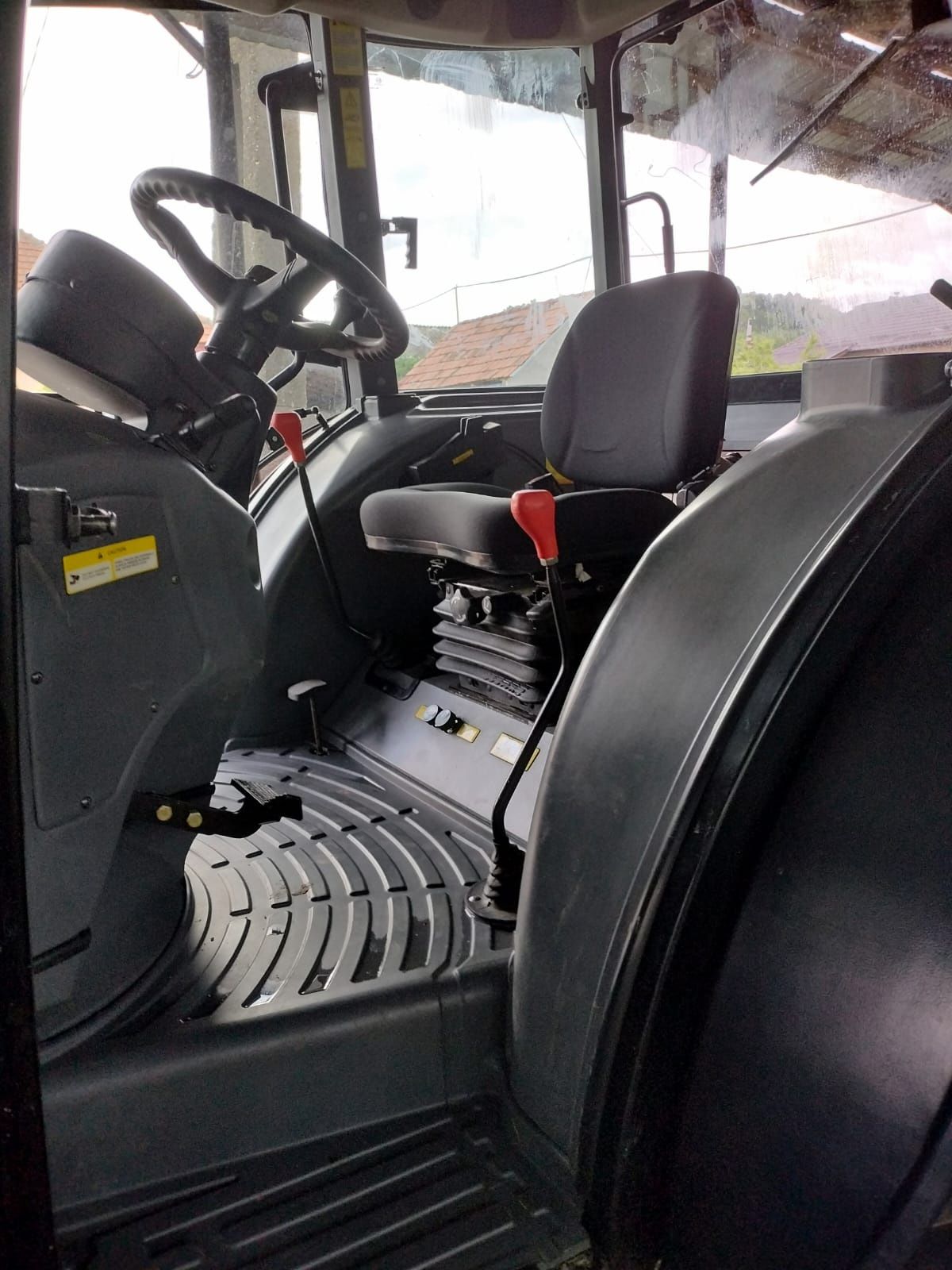 Vând tractor Solis 90 cp