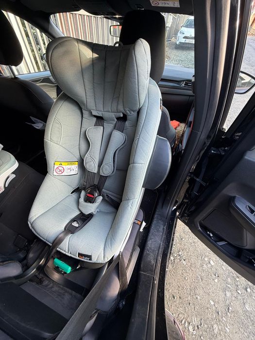 Scaun auto pentru copii BeSafe Stretch, 6 luni - 7 ani