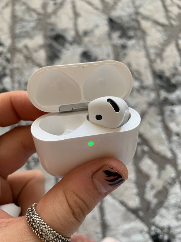 Airpods 4 shumopodavleniya