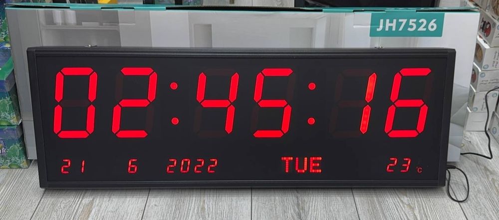 Большие электронные настенные часы с пультом 75×26