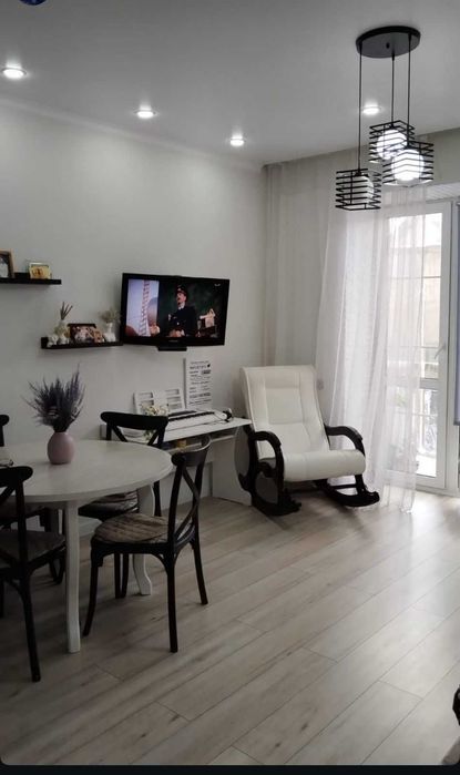 продам 2 комн квартиру евро в центре