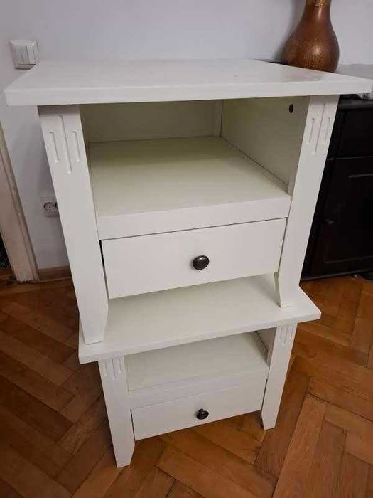 Doua noptiere lemn albe Ikea ca noi, in stare perfecta, 400 lei bucata