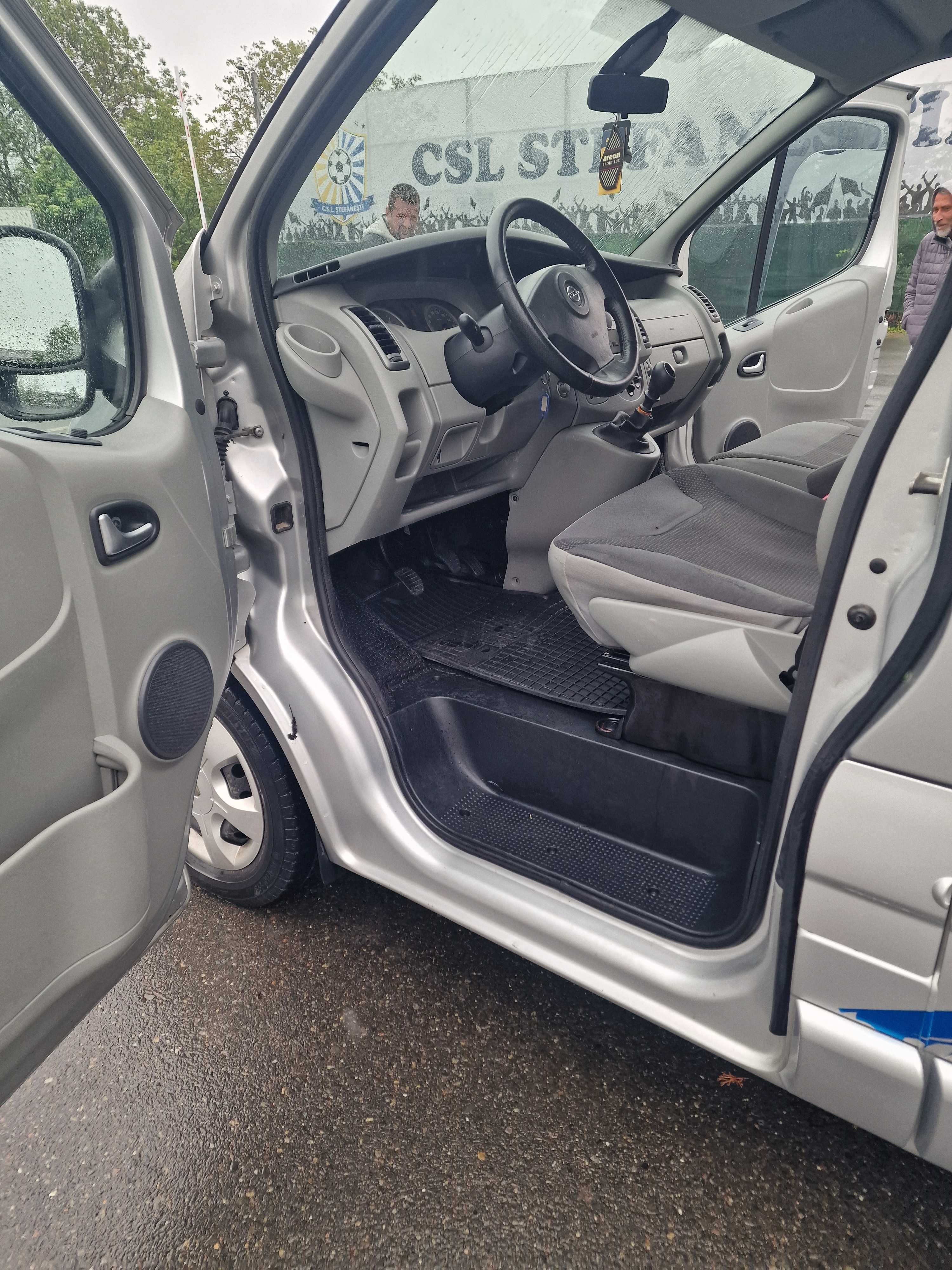 Opel Vivaro 8+1 Autoturism