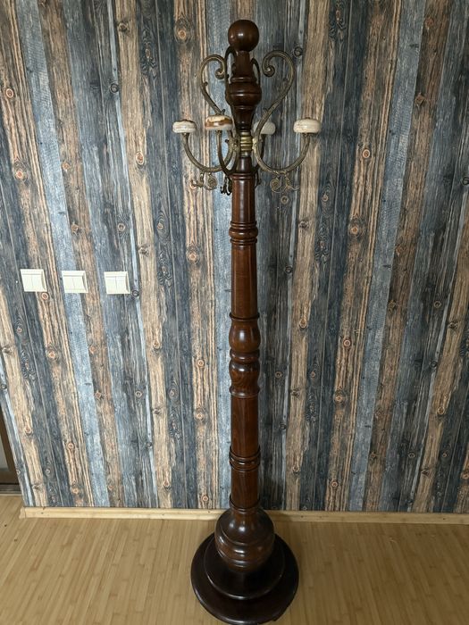 Cuier lemn masiv , vintage