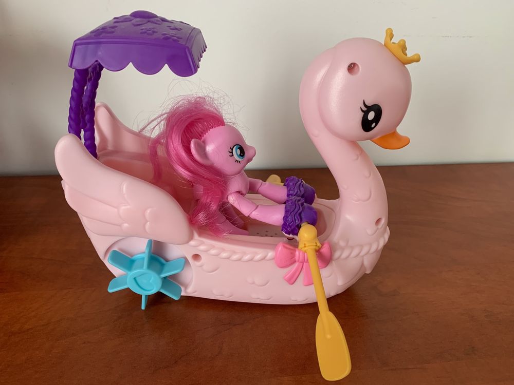 Barcuta-lebada a lui Pinkie Pie