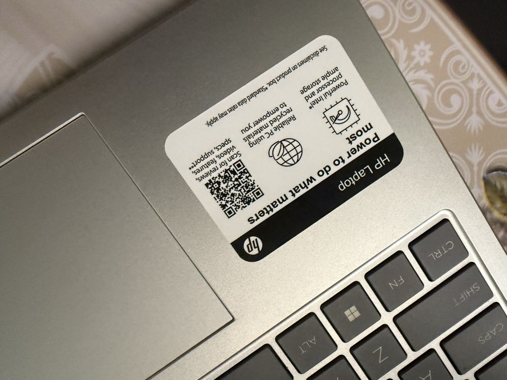 Notebook hp yangi