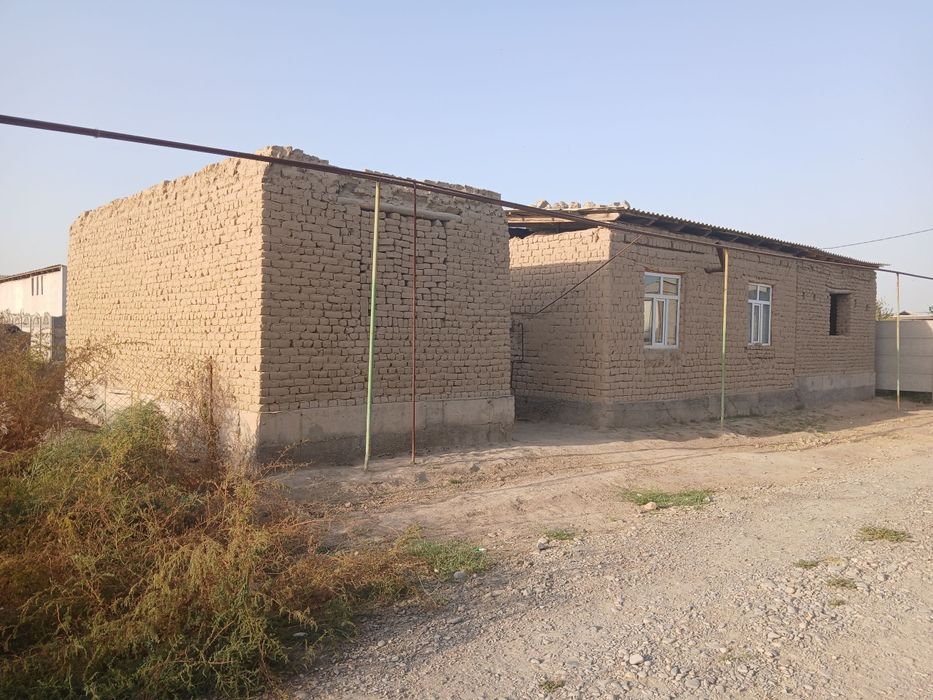 Гулистан Чукурсойда шинам ховли сотилади