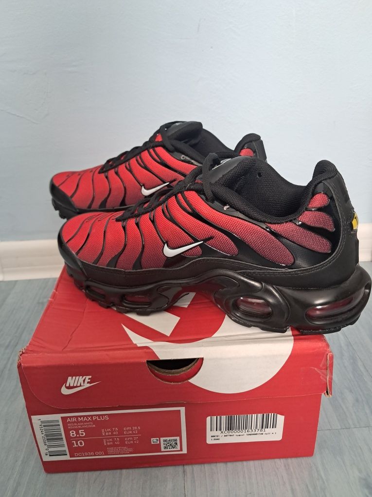 NIKE Спортни обувки AIR MAX PLUS