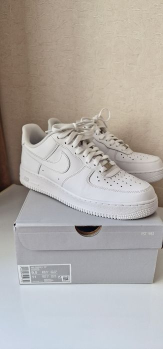 Продам кроссовки Nike Air Force 01 Low