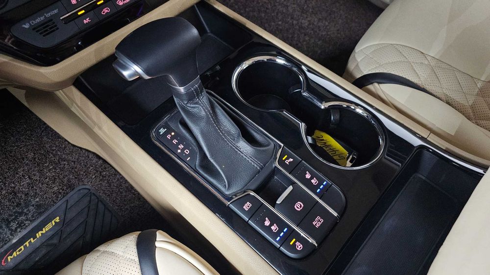 Kia Carnival 9-Seater Hi-Limousine Prestige Hiroof   16