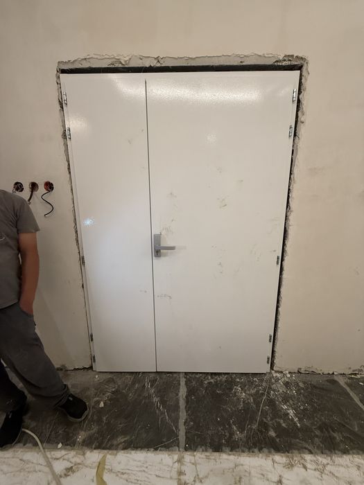 двери противопожарные и кондиционерная решетка