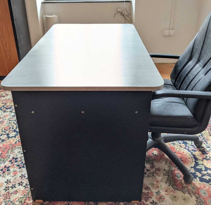 Vând masă birou din pal melaminat