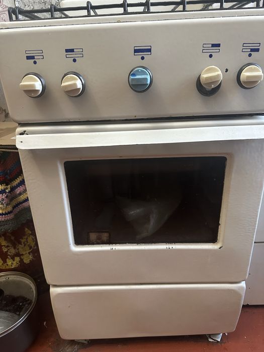 Продам Рабочую газ плиту, холодильник на запчасти