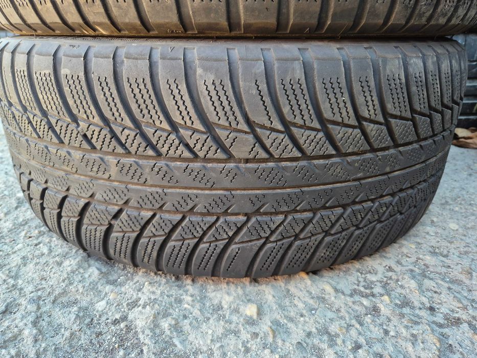 Anvelope de IARNA - 225/45/18 - BRIDGESTONE - Impecabile