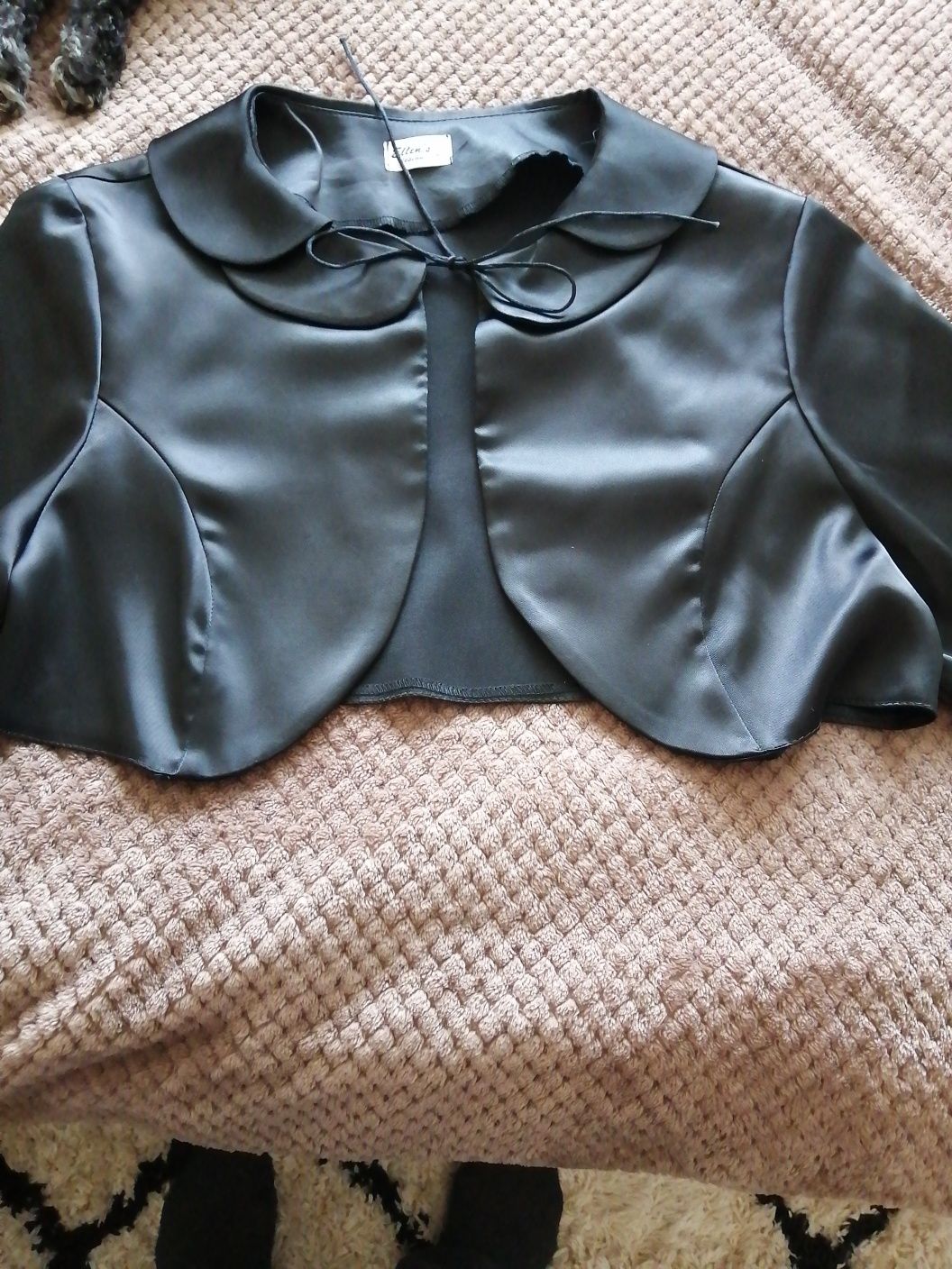 Vând bolero culoare neagra