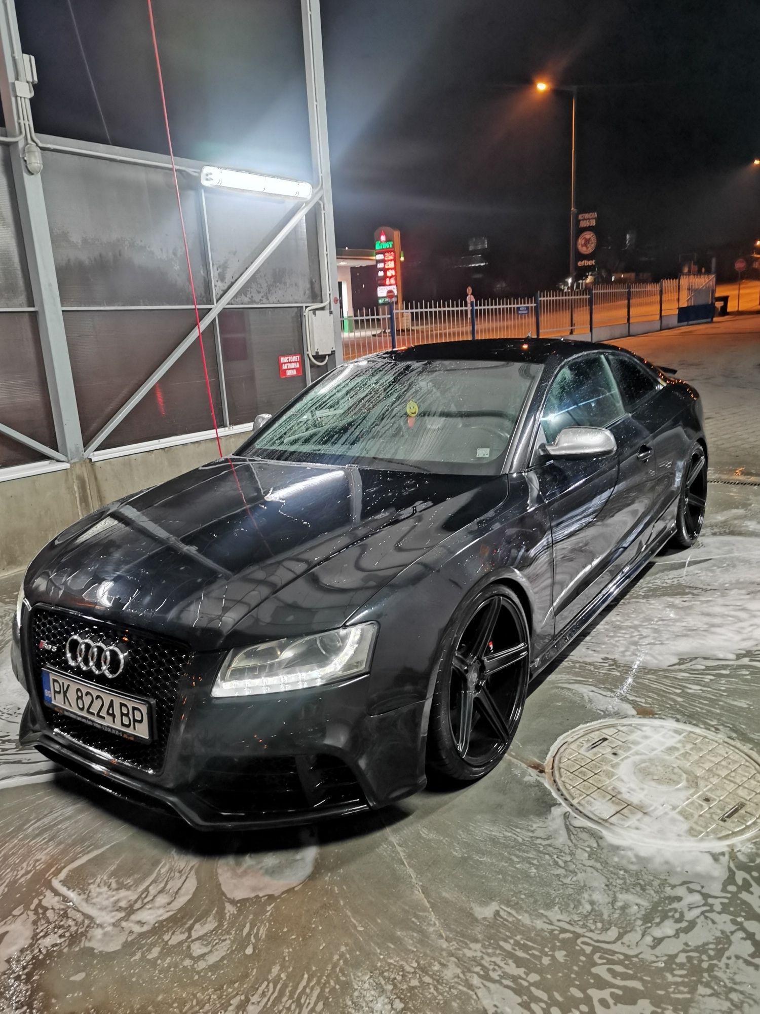 Продавам, капак, RS броня и фарове за Audi a5 8t