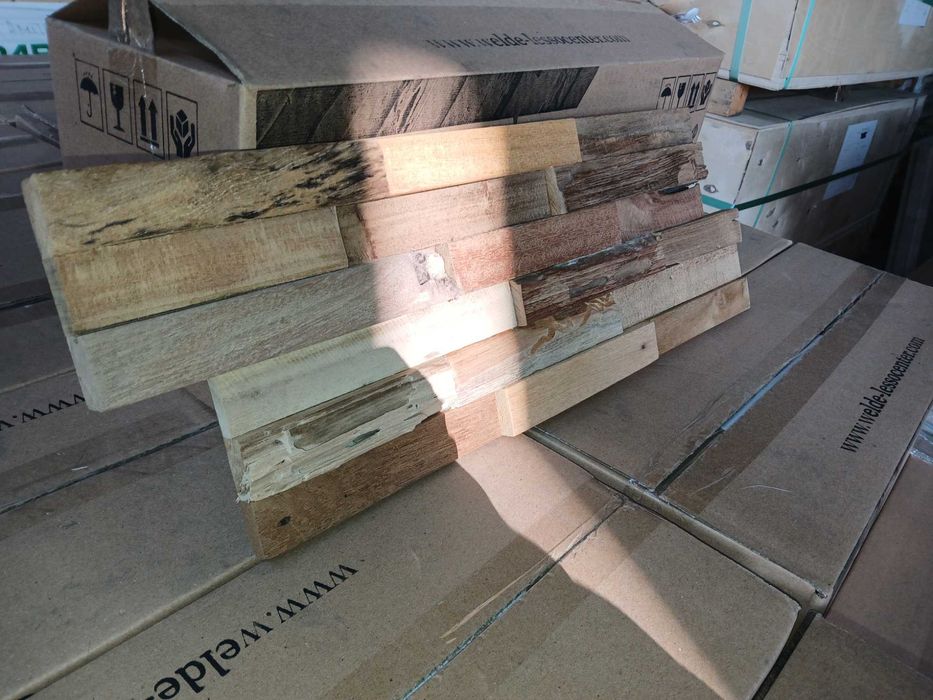 Стенни панели от естествен тик