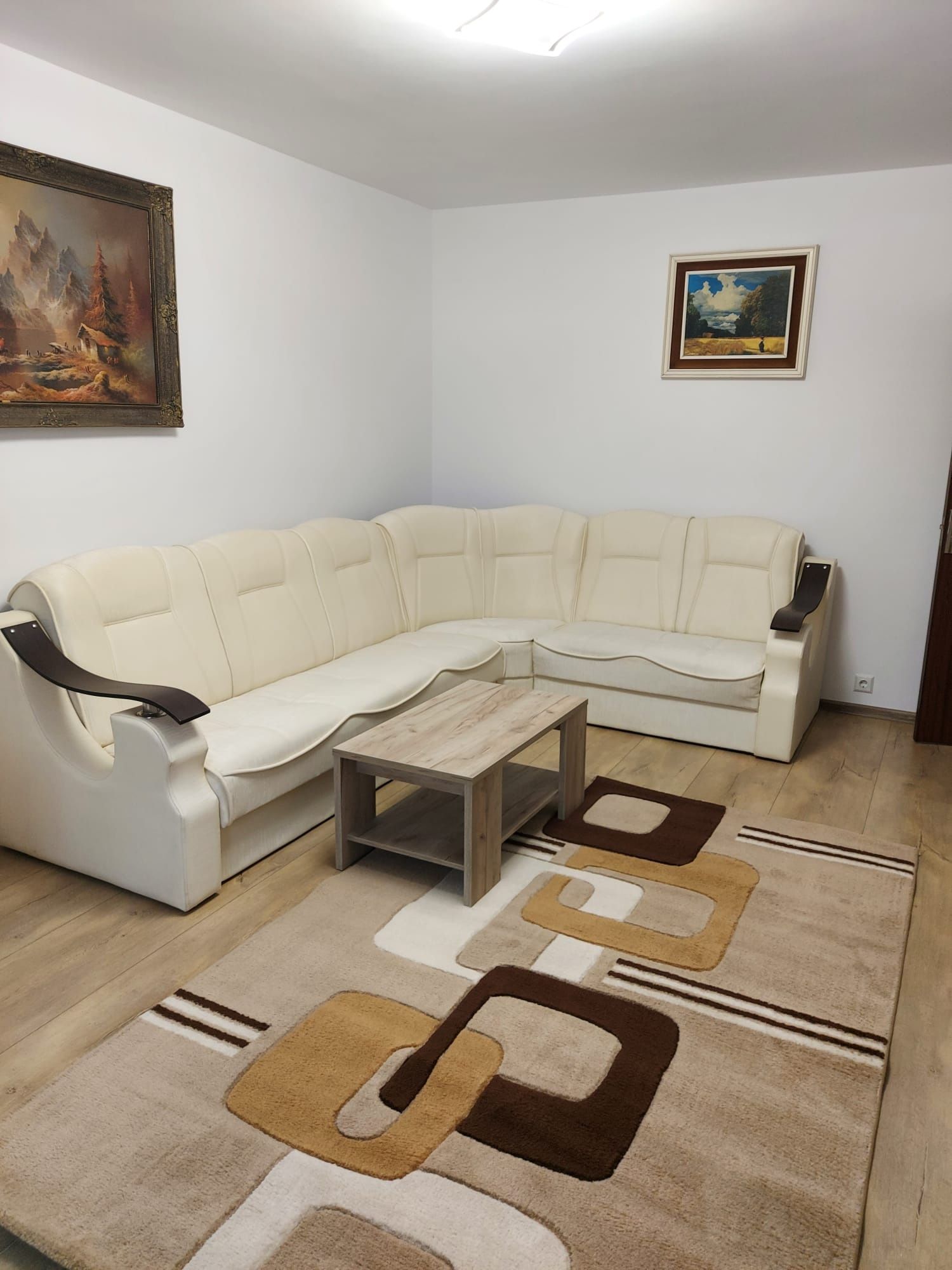 Inchiriez apartament 2 camere