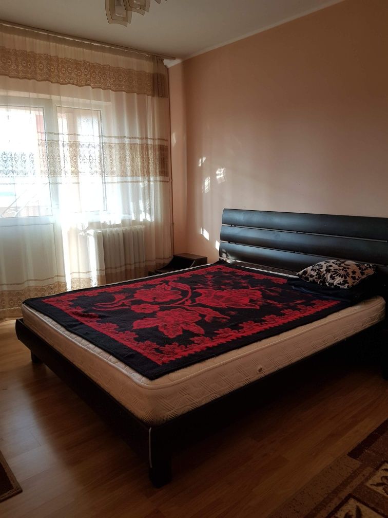 Inchiriez camera in apartament 3 camere - zona Dacia