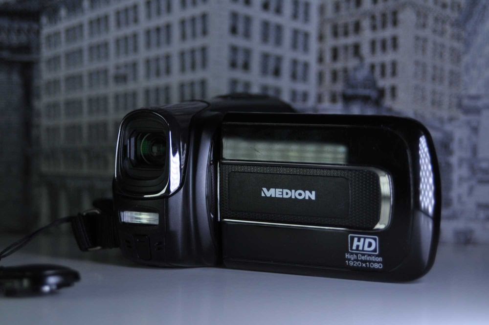 Видеокамера Medion MD 86652 с тъчскрийн. Работи със SD cards.