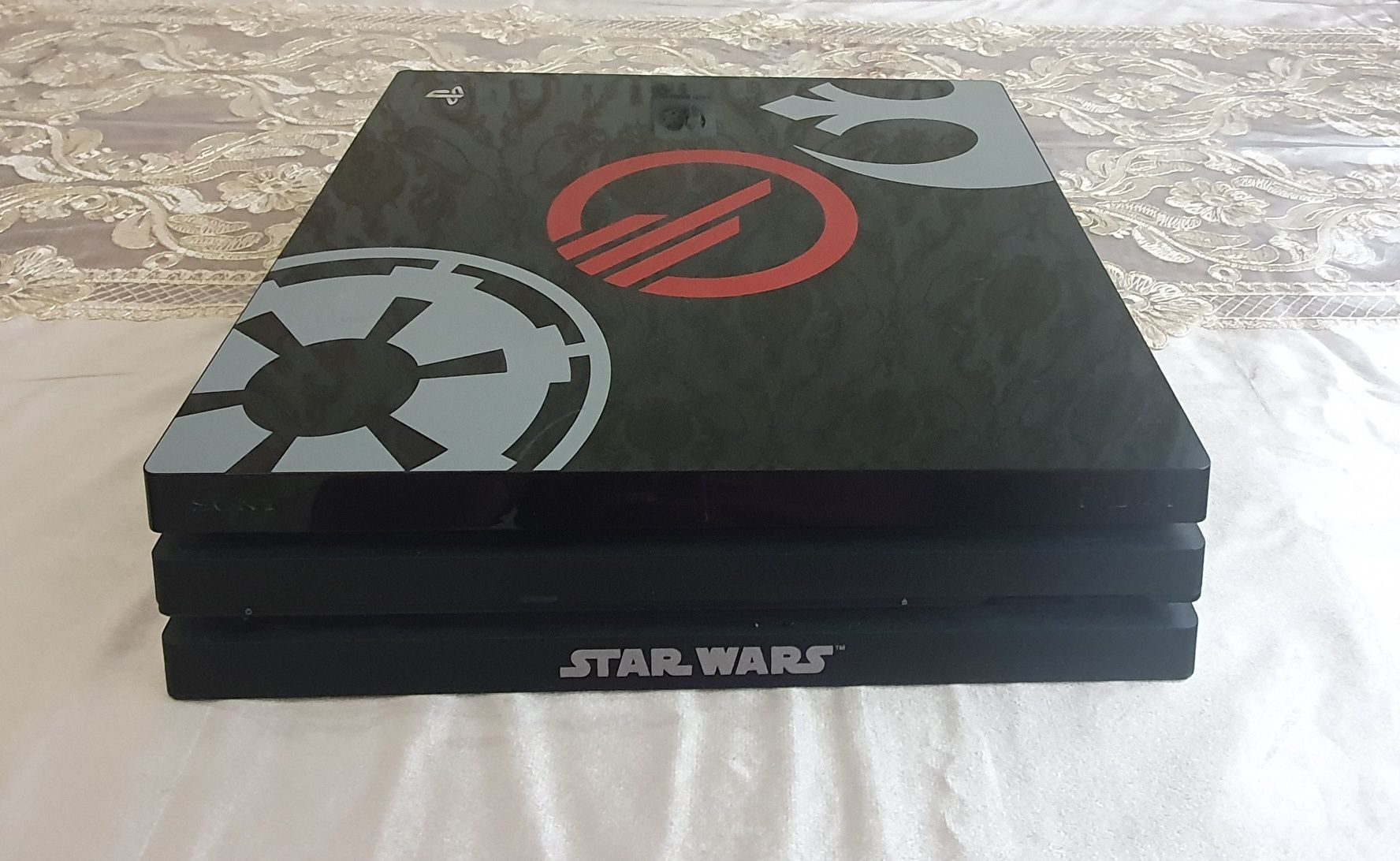 PlayStation 4 PRO Exclusive
Ps4 PRO { 4K } HDR Bor 1.TB
 " STAR WARS "