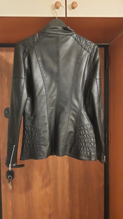 Дамско яке от еко кожа