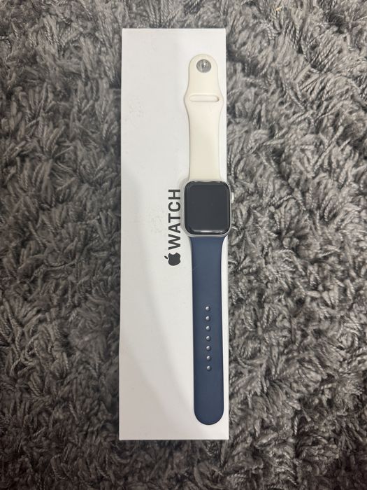 Продаю Apple watch СРОЧНО!