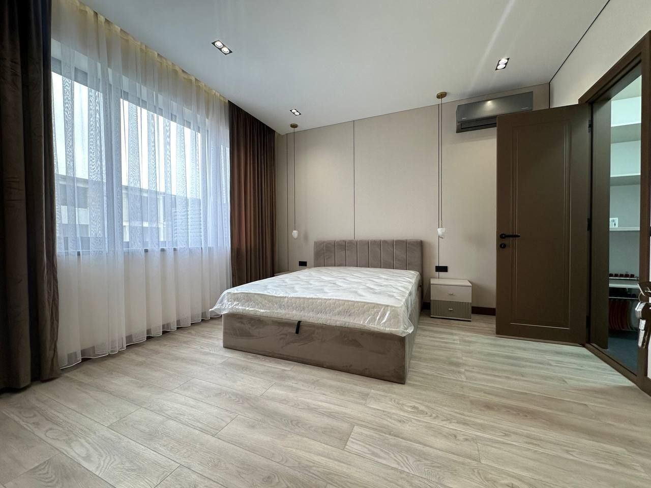 Продам Евро-Коттедж 5 комнат, 2 соток, Мирабадский район