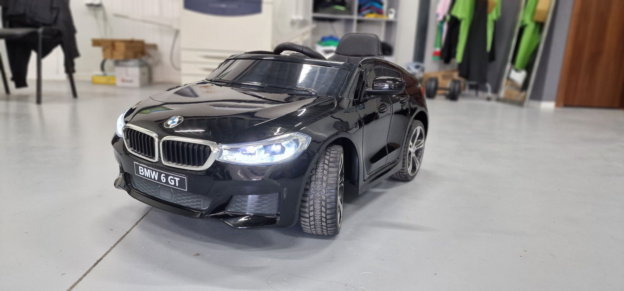 Детска акумулаторна кола BMW GT6