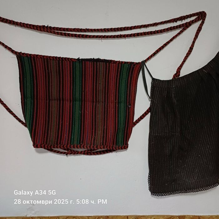 Скута престилка ръчно тъкана